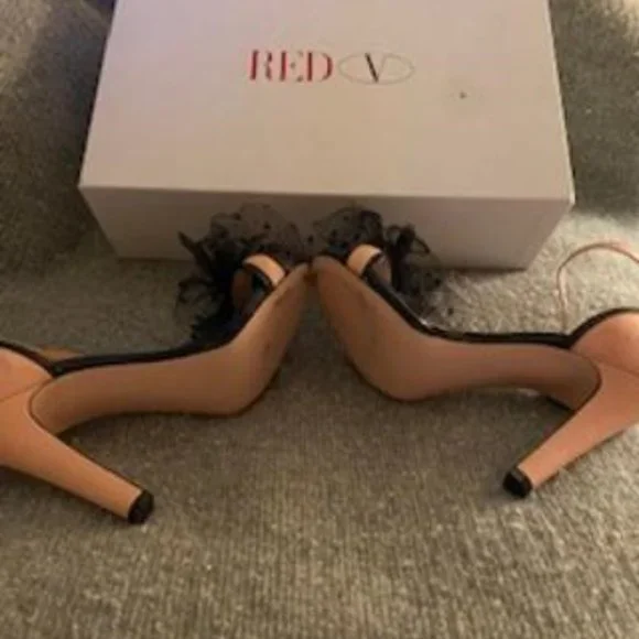 VALENTINO BLUSH PINK/BLACK OPEN TOE HEELS 6.5M - Picture 4 of 4